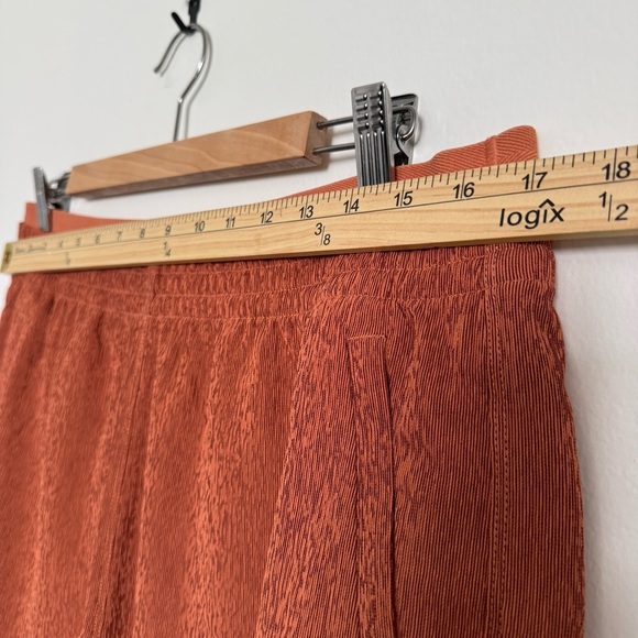 Athleta Women's Echo Short Burnt Orange active workout outdoors 5 inch Size 14 - Picture 8 of 10